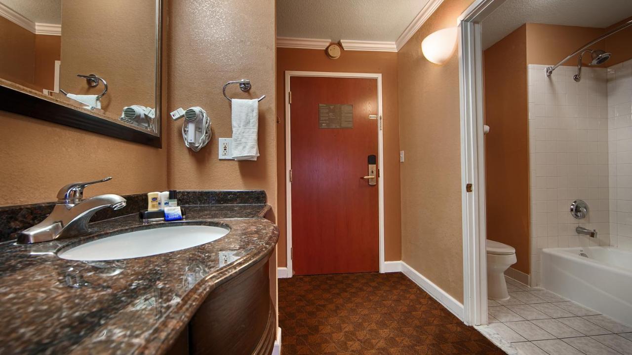 Best Western Orchard Inn Юкайа Екстер'єр фото