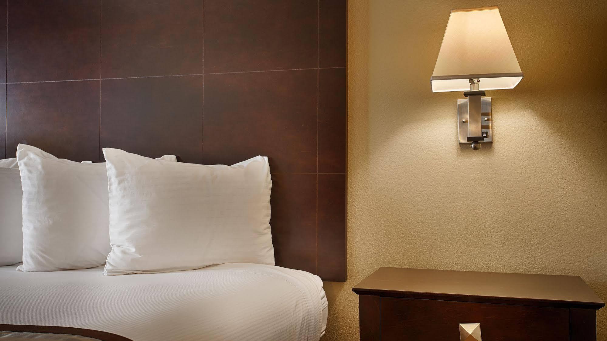 Best Western Orchard Inn Юкайа Екстер'єр фото